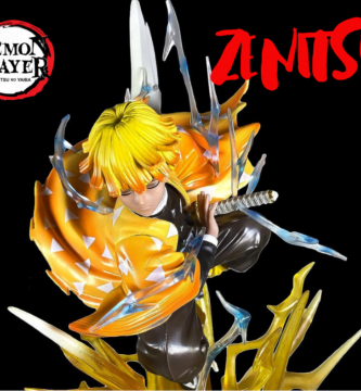 Figura de Zenitsu Agatsuma, personaje de la popular serie de anime y manga Demon Slayer, Kimetsu No Yaiba o Guardianes de la Noche. Figura delante de un fondo negro con su nombre con letras de color rojo en la parte superior derecha y a la izquieda el logo de la serie.